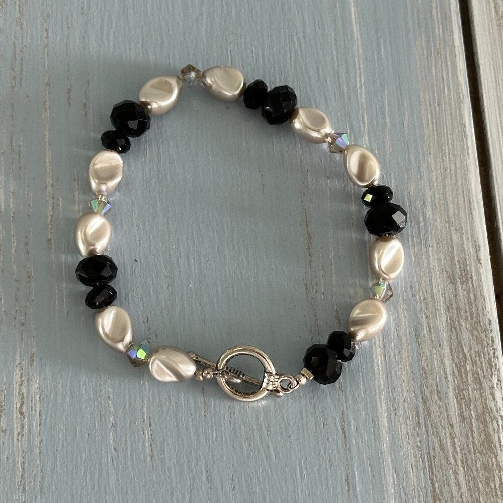 NEW Gorgeous Beaded Toggle Bracelet Black AB Crystal Silver Gray Pearled Beads